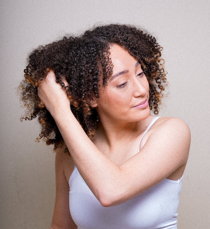 Faut-il sécher ses cheveux au diffuseur ou à l'air libre ?