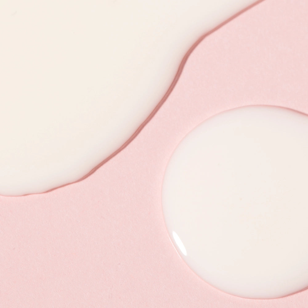 Texture fluide et hydratante du Lait Capillaire à l’Hibiscus Kalia Nature – nutrition intense pour cheveux texturés.