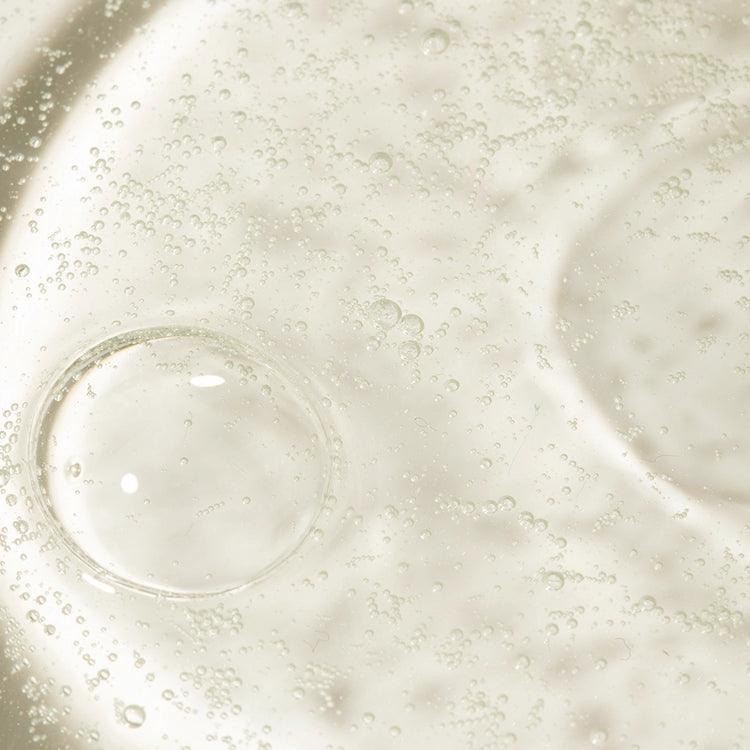 Texture du Shampoing Bay St. Thomas Kalia Nature – gel purifiant et stimulant pour cuir chevelu et cheveux texturés.
