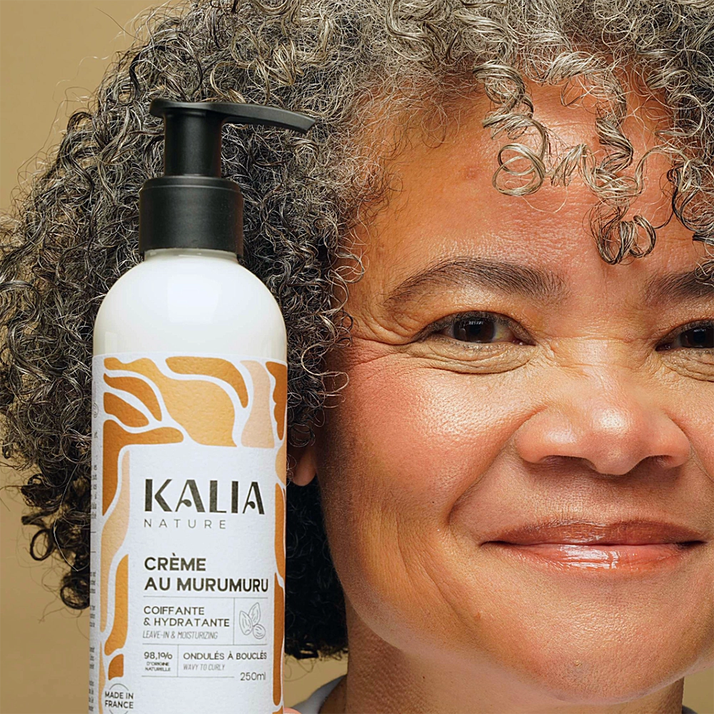 Photo d'un modèle avec la nouvelle crème au murumuru de Kalia Nature
